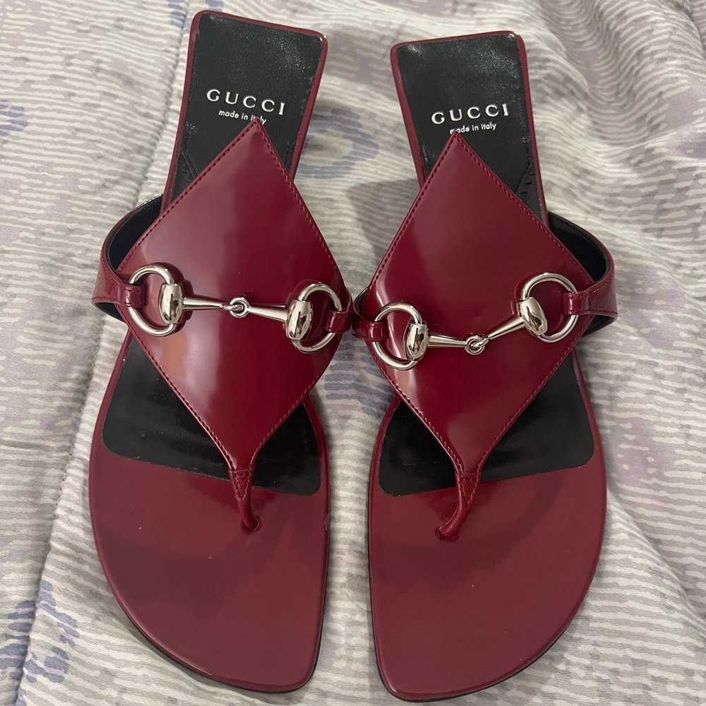 Gucci horsebit kitten heel - red